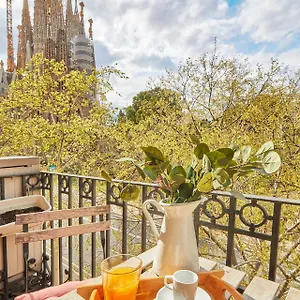 Bbarcelona Sagrada Familia Garden , Barcelona España